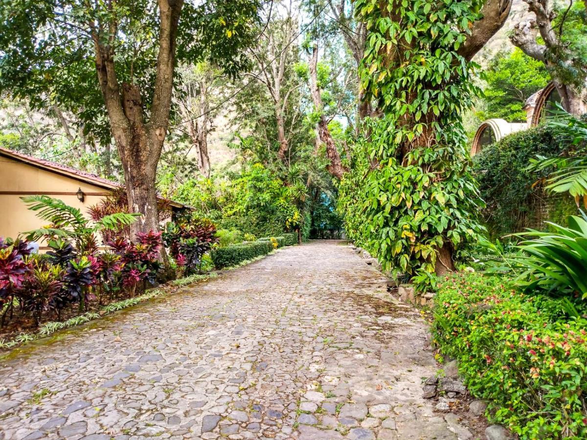 Hotel San Buenaventura De Atitlan Panajachel Bagian luar foto